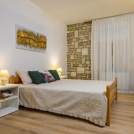 Aleksandra Apartment Pula