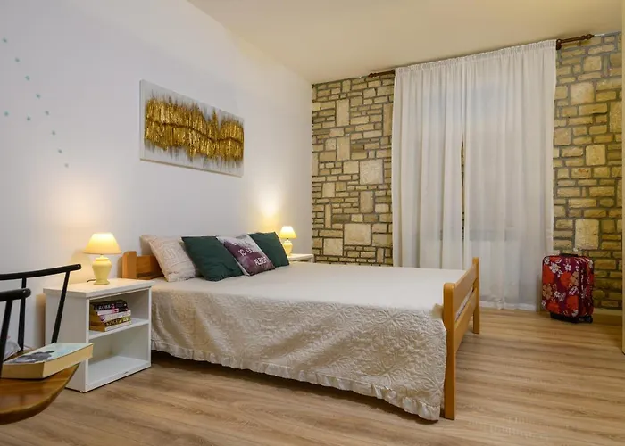 Aleksandra Διαμέρισμα Πούλα